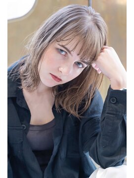 エイミー(Aimee) Aimee町田外ハネミディ×ホワイトカラー