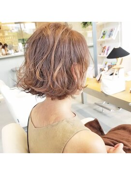 アルシュ サイト(ARCHE saito) 切りっぱなしショートボブ