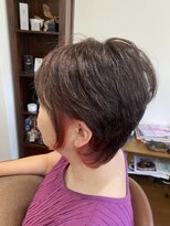 アドア(ADOR) おススメの耳掛けショートのインナーカラースタイル