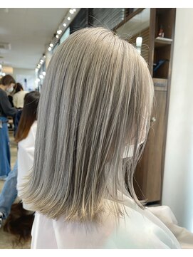 アッシュタカサキ(ash takasaki) ホワイトベージュ