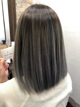 ハサミバイアトリエナガノ 千葉(8sami by atelier nagano) デザインカラー／レイヤーカット/ウエットヘア/オリーブベージュ