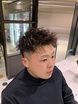 フランクスバーバーザスタンド(Frank’s barber the stand) ツイストショートワイルドアップバングF