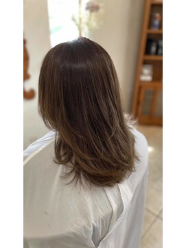 ロッソ 逗子銀座店(ROSSO Zushi-Ginza) アッシュベージュ×レイヤーカット