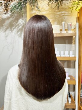 トリコ ショップアンドヘアサロン(tricot shop hair salon) ナチュラルロングヘア／アッシュブラウン/ストレートヘア