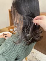 マロウ(mallow) 《花屋併設》イヤリングカラー  グレー　くびれヘア　韓国ヘア