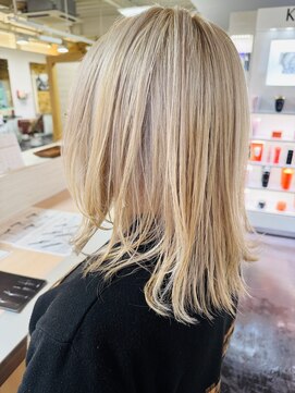 キャパジャストヘアー(CAPA just hair) レイヤーカット・ハイトーンカラー