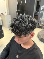 リベルテ グリット(Liberte Grit)&nbsp;金メッシュ×前下がりマッシュツイスパ10代メンズハイライト眉毛