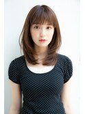 透明感くびれヘアで大人の余裕を魅せるセンシュアルレイヤー