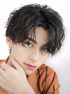 オーシャントーキョーウエスト 心斎橋 (OCEAN TOKYO WEST) 波巻きパーマツイストスパイラルパーマセンターパートウルフ