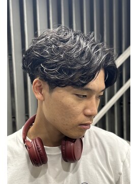 ドルクス 上野店(Dorcus) ウェーブパーマ/ハーフバック/センターパート/大人/緩め