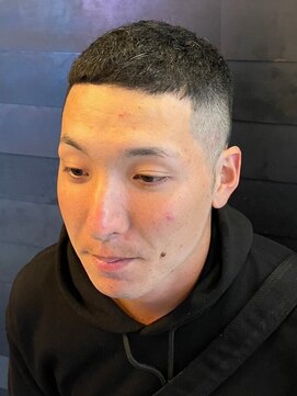 ディスイズバーバーセカンド(THIS IS BARBER 2nd) クロップスタイル フェードカット 10代 20代