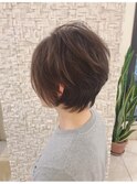 カジュアルショートボブ　レイヤー　縮毛矯正　ストレート