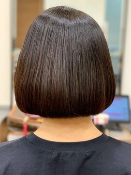 ミーティア バイ クアトロ(Meteor By QUATRO) 内巻きボブ☆