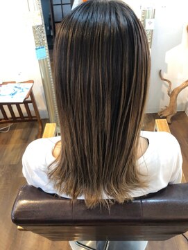 カルネ(Karne) バレイヤージュカラー