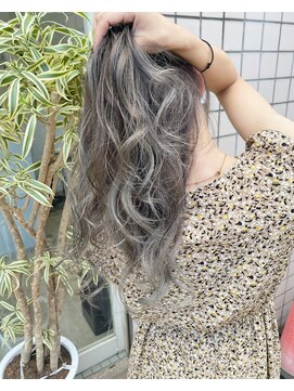 ミニョンエス(Mignon S) ホワイトグレージュカラー・ホワイトバレイヤージュカラー