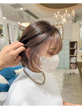 ジーナ 渋谷駅前(Zina) shion ショート×インナーホワイトベージュ