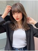 シアベージュ_オリーブベージュレイヤーカットウェットヘア