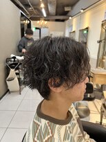 アイズ 海老名(AIZU) センターパート スパイラルパーマ メンズミディアム ロン毛