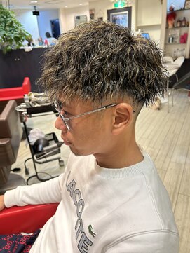 フリーダム ヘアー ザ ムー(Freedom Hair THE MOO) ツイストスパイラル×ハイライト