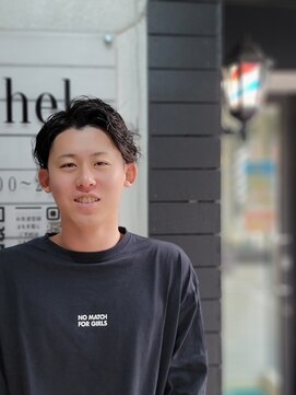 ヤマグチ トゥシェル ヘアー&メイク ヘアーアンドメイク 好印象 スパイラルパーマ メンズ 爽やか 2ブロックスタイル