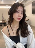 韓国風ヘア　ブラウンベージュ　顔周りカット　巻き髪