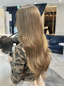 エアー 青山(AIR) ミルクティーベージュハイトーンカラーレイヤーカット