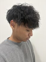 ヒュイル バイ ニアウ(Hwyl by Niau)&nbsp;メンズマッシュパーマ波巻きスパイラルパーマニュアンスパーマ