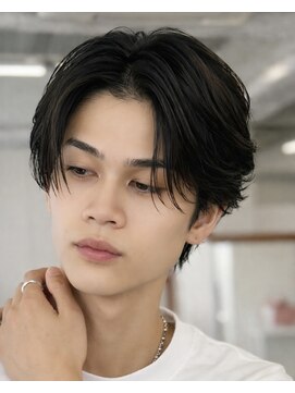 ポーチバイハニー オモテサンドウ(PORCH by HONEY omotesando) フェザーパーマ/刈り上げセンターパート/センターパート黒髪