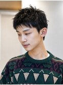 黒髪　ショート　スパイキーショート
