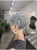 刈り上げショートパーマグレイヘアベリーショート40代50代60代