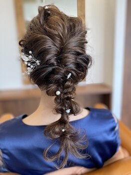 サクッと時短でヘアチェンジ！お手頃プライス＆時短でいつものヘアをちょっと特別なアレンジヘアにー。