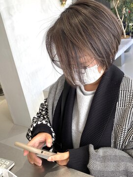 コード(Chord) 白髪ぼかしor大人女性ショート［谷合