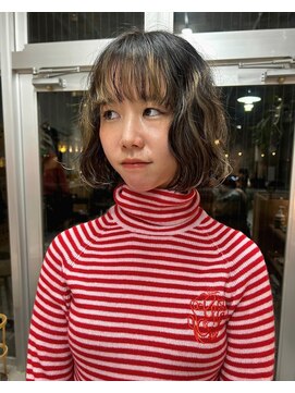 ウェウェ(wewe) 海外風ラフなハイライトカラー×パーマ