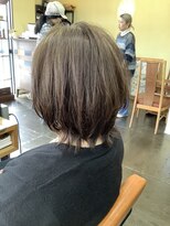 ワラティク(WARATI C)&nbsp;白髪ぼかし/くびれるミディアム