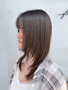 フロー(flow.) 顔周りレイヤーロング