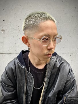エリマ 横浜西口(elima) 横浜西口短髪スパイキーショートバズカットフェードかりあげ