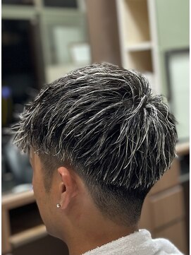バーバーショップグランツ(Bar ber Shop GRAnt'z) ハイライトホワイトメッシュカラー