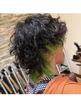 綾瀬 ダズルヘアデザイン(Dazzle Hair Design)&nbsp;マッシュウルフパーマ/インナーカラー