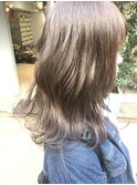 アッシュグレージュ