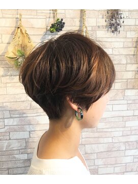 ヘア カフェ クマ(Hair×Cafe KUMA) 大人女子ショートヘア