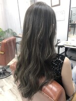 ルクス ヘア パートナー(Luxe HAIR PARTNER) グレーアッシュ×ナチュラルハイライト