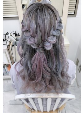 リサ 恵比寿(risa.) 編み込みのダウンスタイル