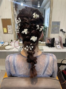 アイリス(Iris) ヘアセット～編みおろし～