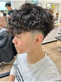 スペインカールフェードツーブロックメンズパーマツイストパーマ