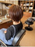 襟足長めなショートスタイル