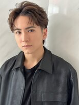 サイン メンズ 表参道(SIGN men's)&nbsp;フェザーカットセンターパートダウンパーマスパイキーショート