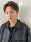 フェザーカットセンターパートダウンパーマスパイキーショート