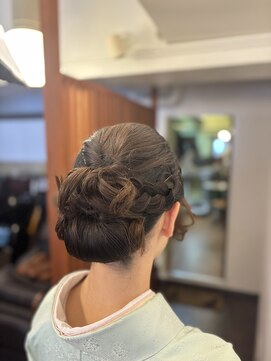 シェヴー(Cheveux) お宮参りのアップスタイル