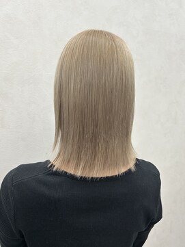 クム 横浜(qumu) 【qumu MARIKO】アッシュベージュ×ケアブリーチ