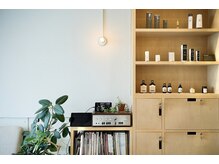 エス ヘアサロン キタハマ(S kitahama)の雰囲気（明るい店内でリラックスしてお過ごしください。）